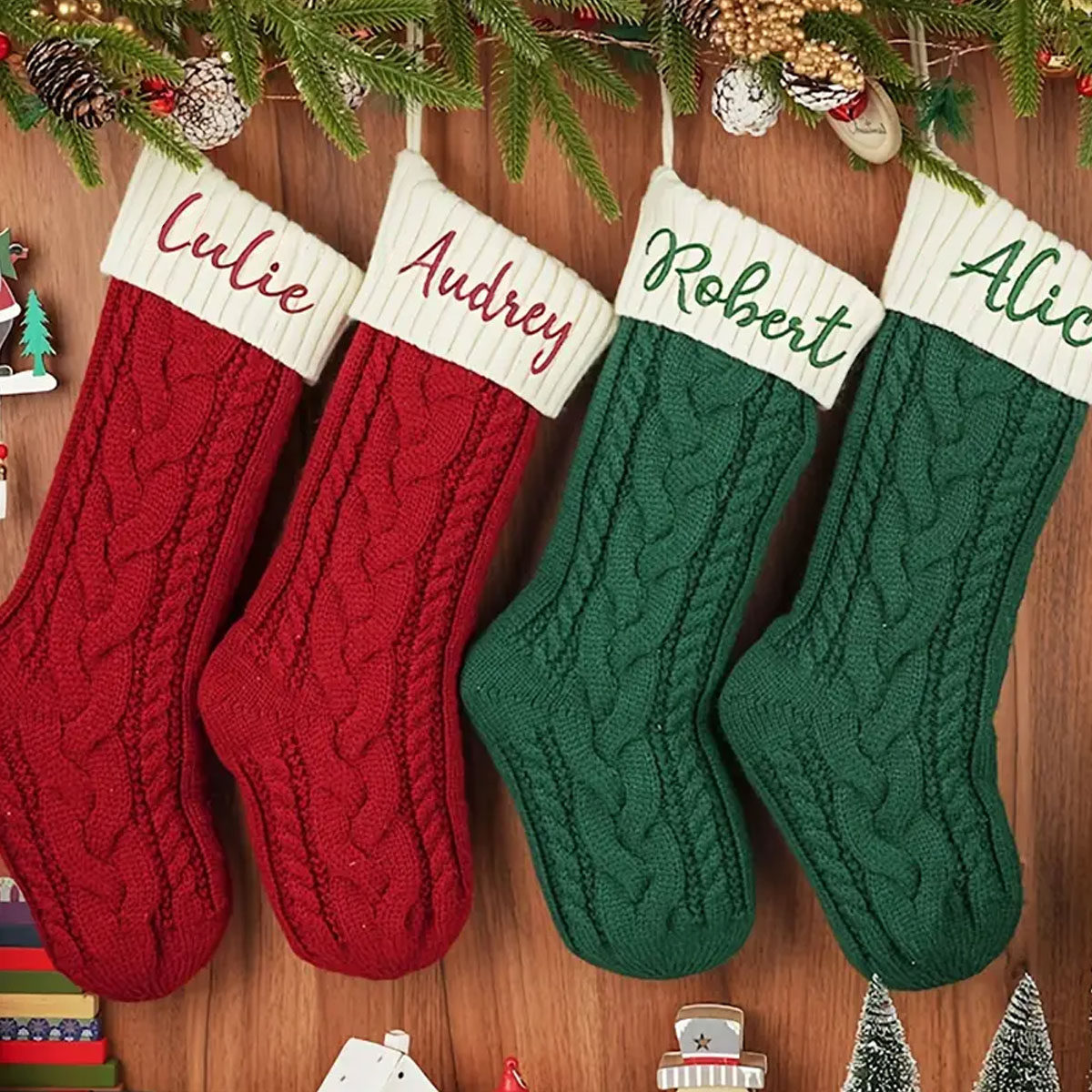 One Vintage Personalized Chris - Embroidery Xmas 评论和价格