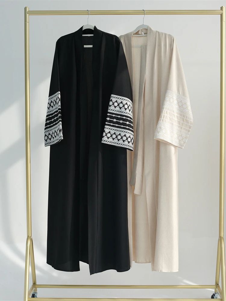 Ramadan Eid Black Open Kimono  - Embroidery Kebaya 评论和价格
